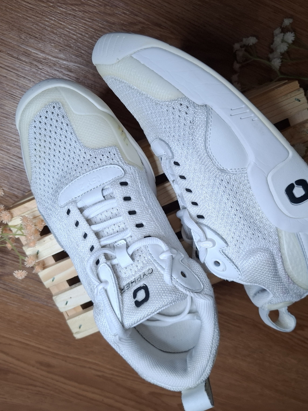 Men's White Knit Athletic Sneakers - Picture 3 of 4